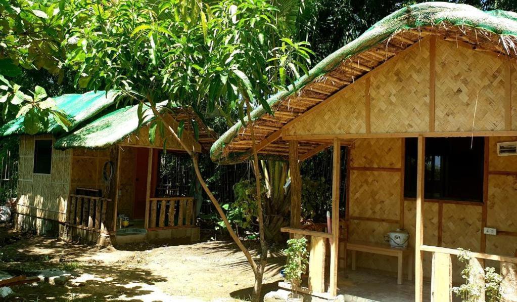 Traditional Filipino Transient House And Huts Near 100 Islands Wharf Alaminos Dış mekan fotoğraf